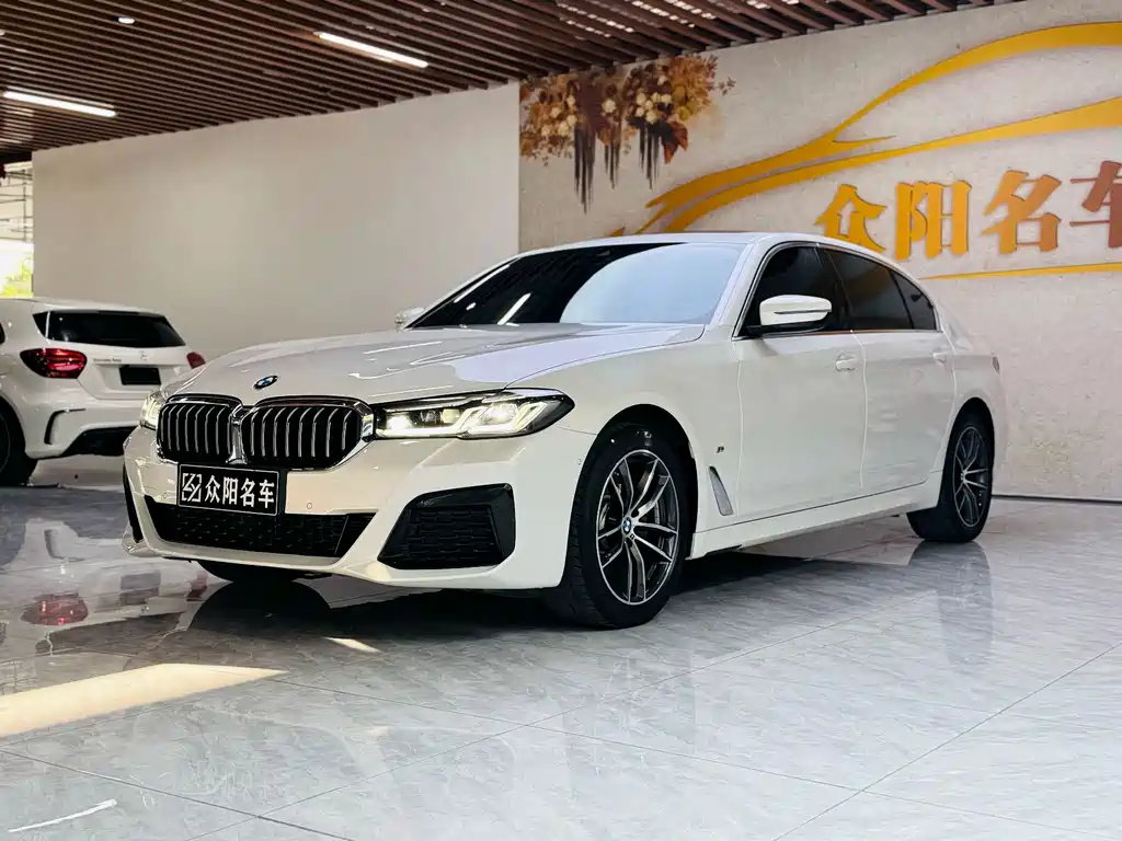 BMW 5 Series 2024 — фото 1