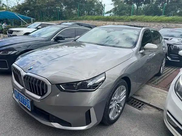 BMW 5 Series 2025