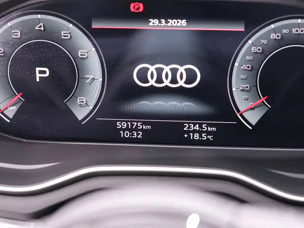 Audi A4L 2022 — фото 11