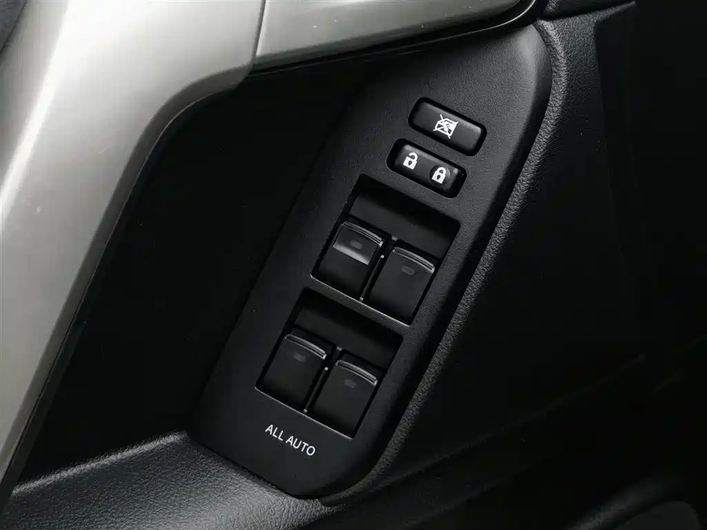 Toyota Prado 2018 — фото 9