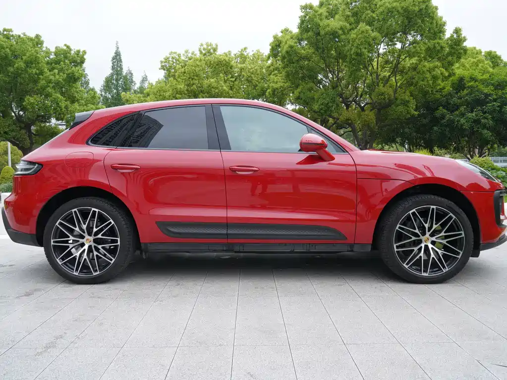 Porsche Macan 2023 — фото 17