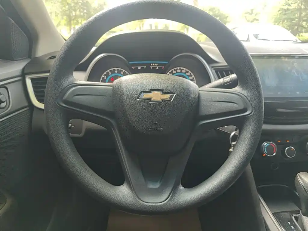 Chevrolet Cavalier 2018 — фото 11