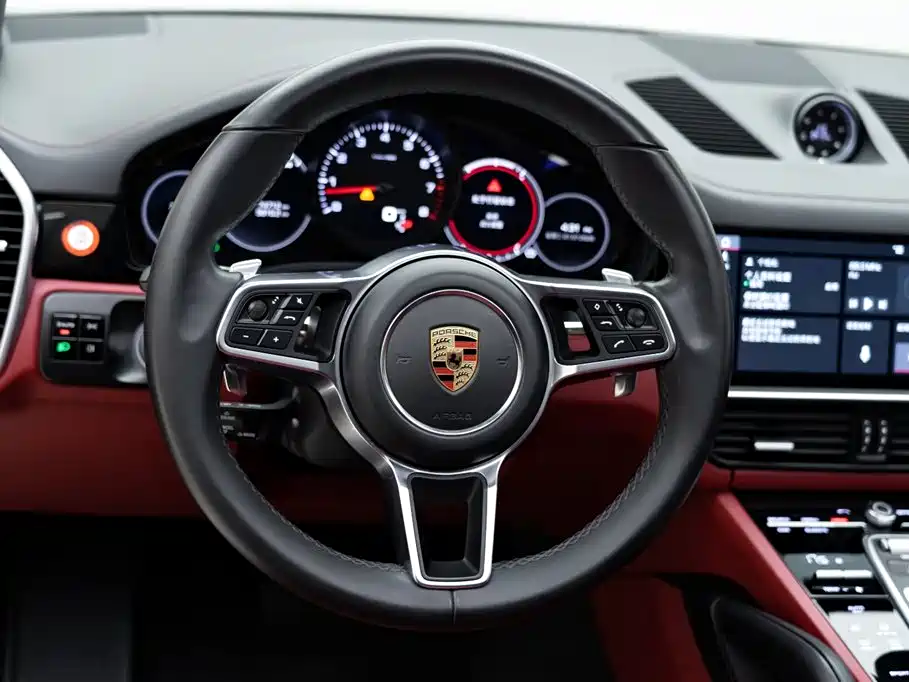 Porsche Cayenne 2019 — фото 10
