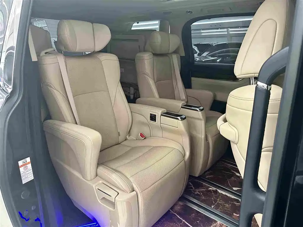Toyota Alphard 2020 — фото 14