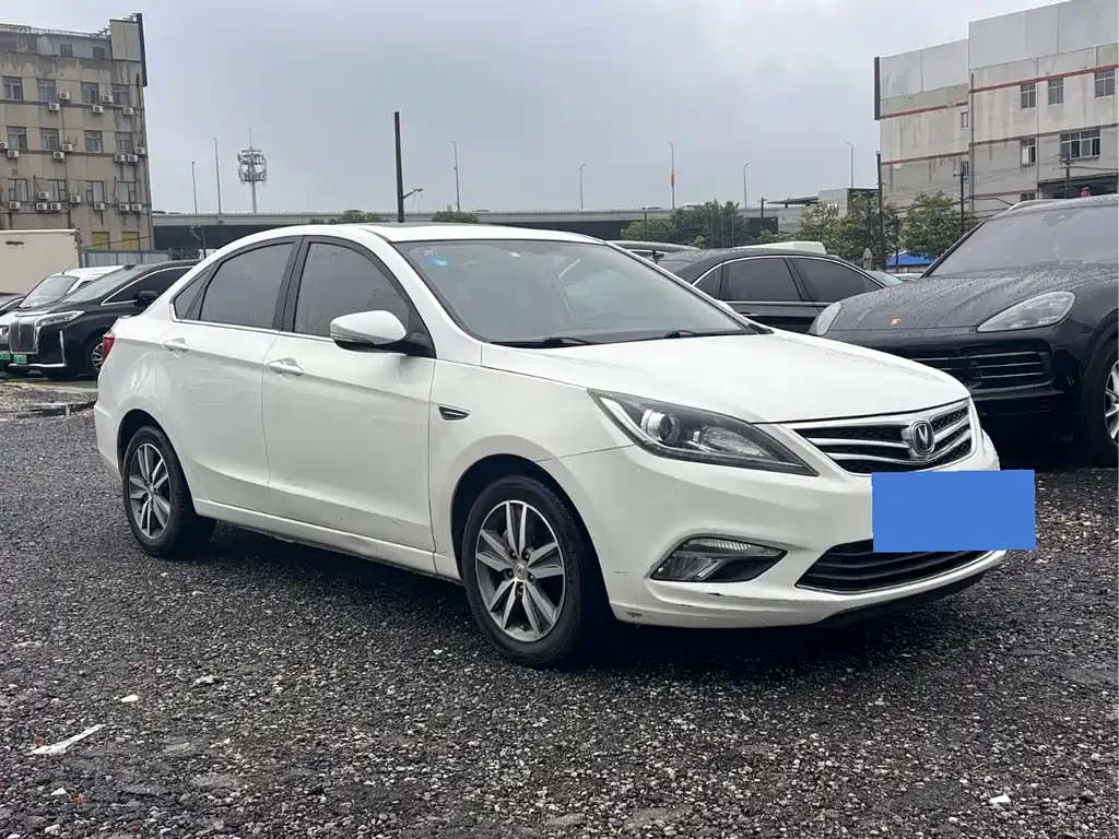 Changan Eado 2018 — фото 3