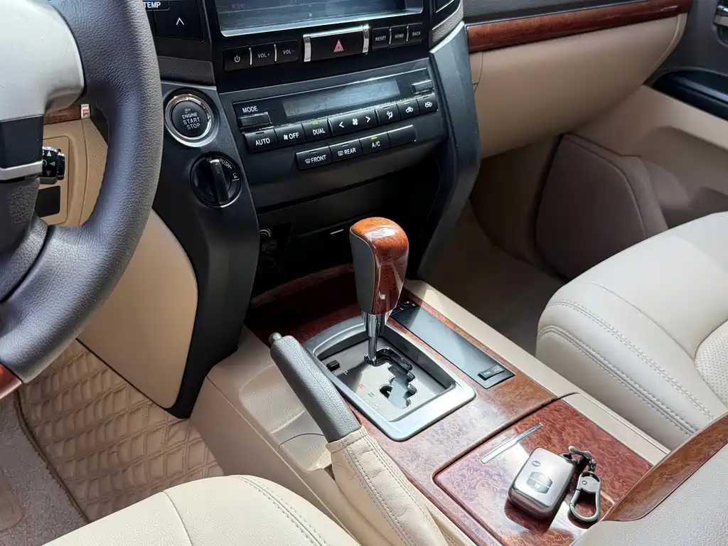 Toyota Land Cruiser 2015 — фото 15