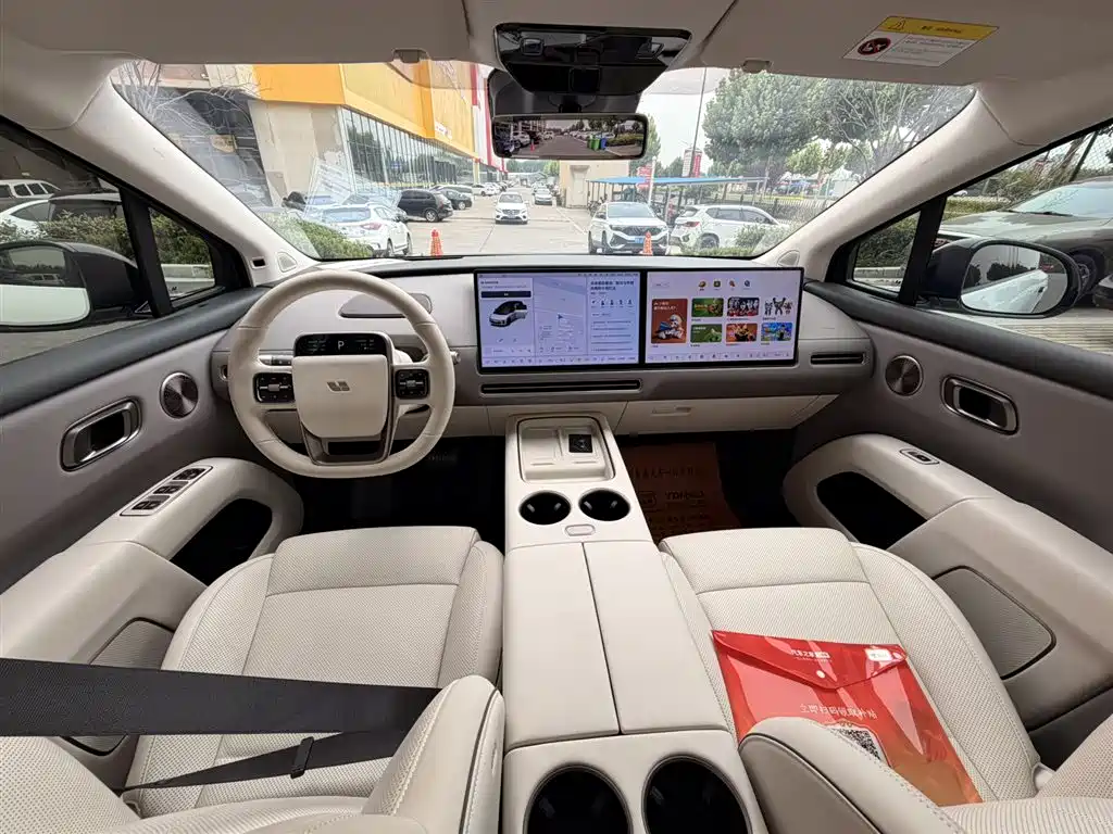 Li Auto i8 2025