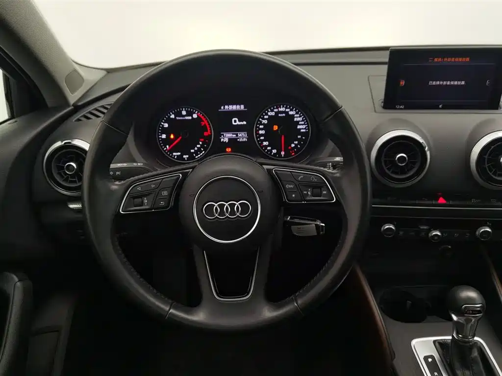 Audi A3 2019 — фото 11