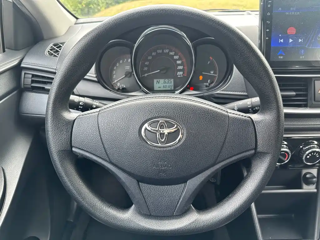 Toyota Yaris L 2020 — фото 16