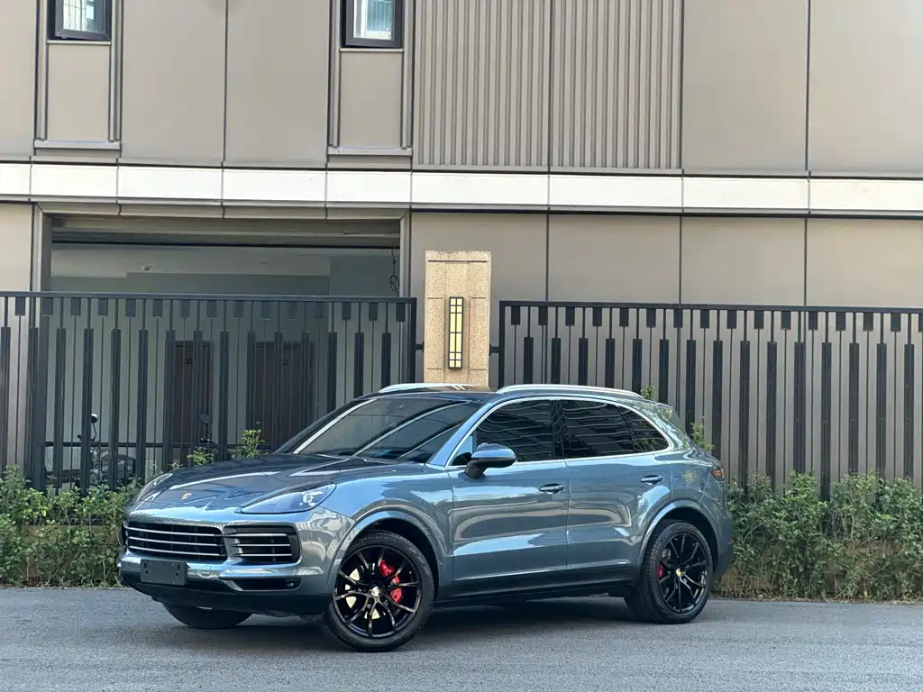 Porsche Cayenne 2018 — фото 1