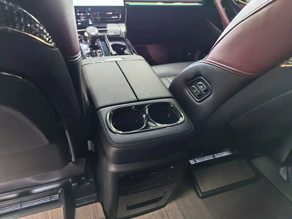 GAC Motor Trumpchi M8 2023 — фото 10