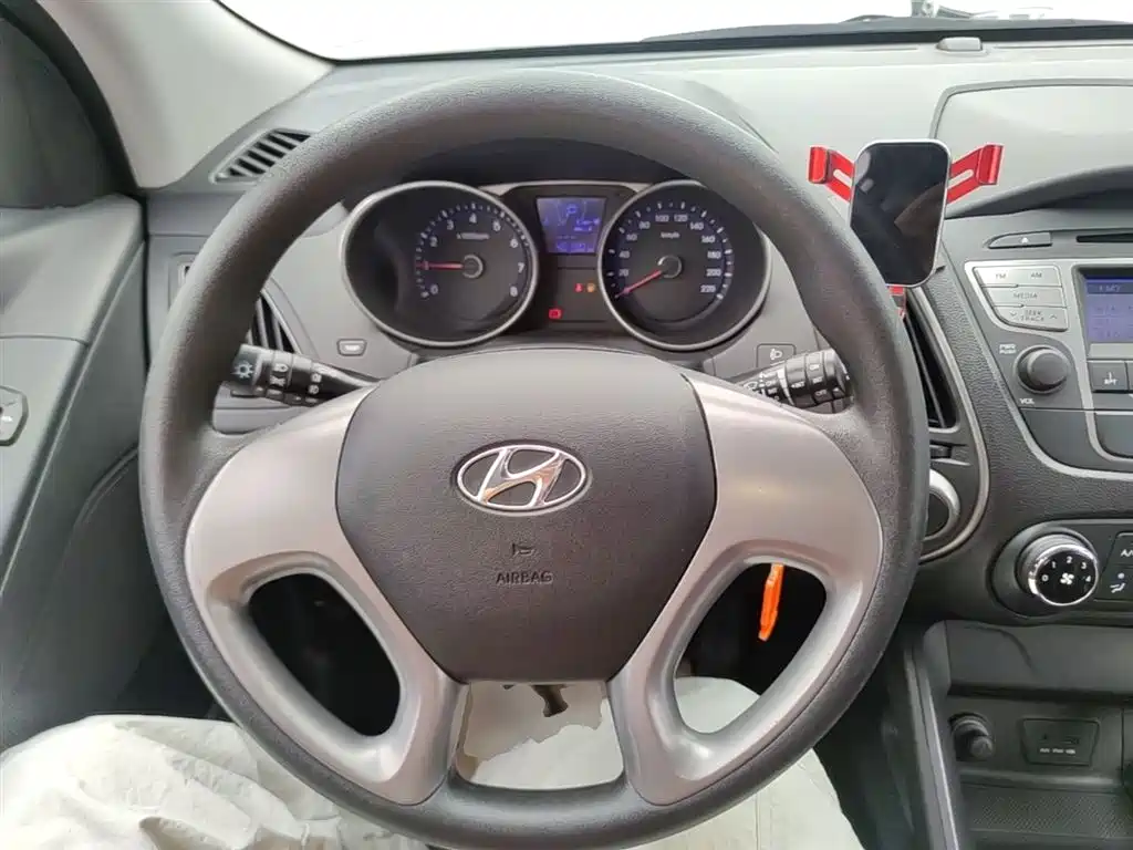 Hyundai ix35 2017 — фото 11