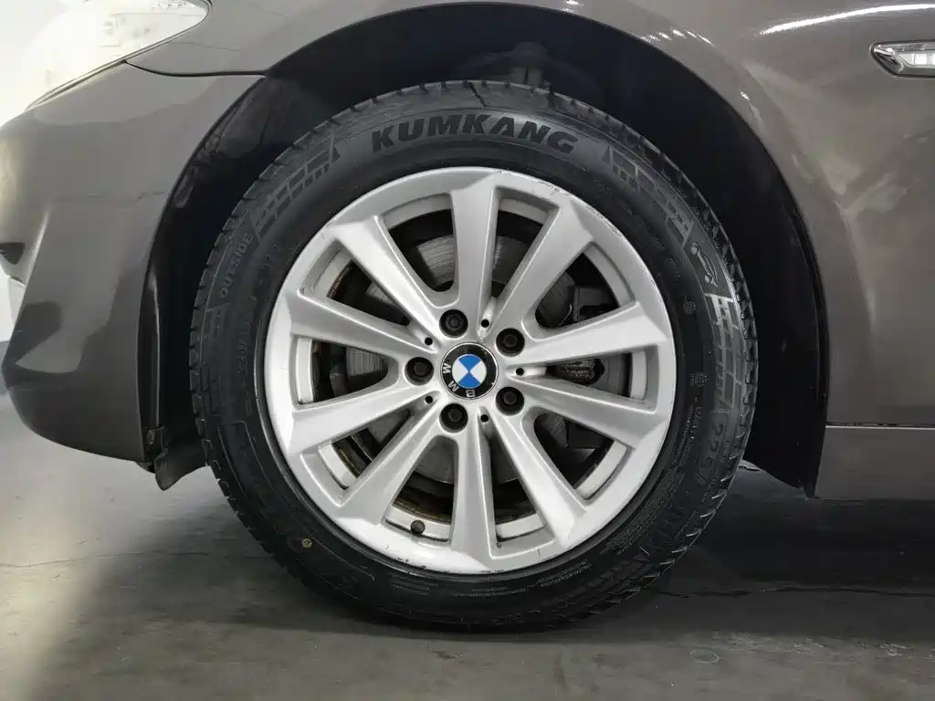 BMW 5 Series 2013 — фото 17