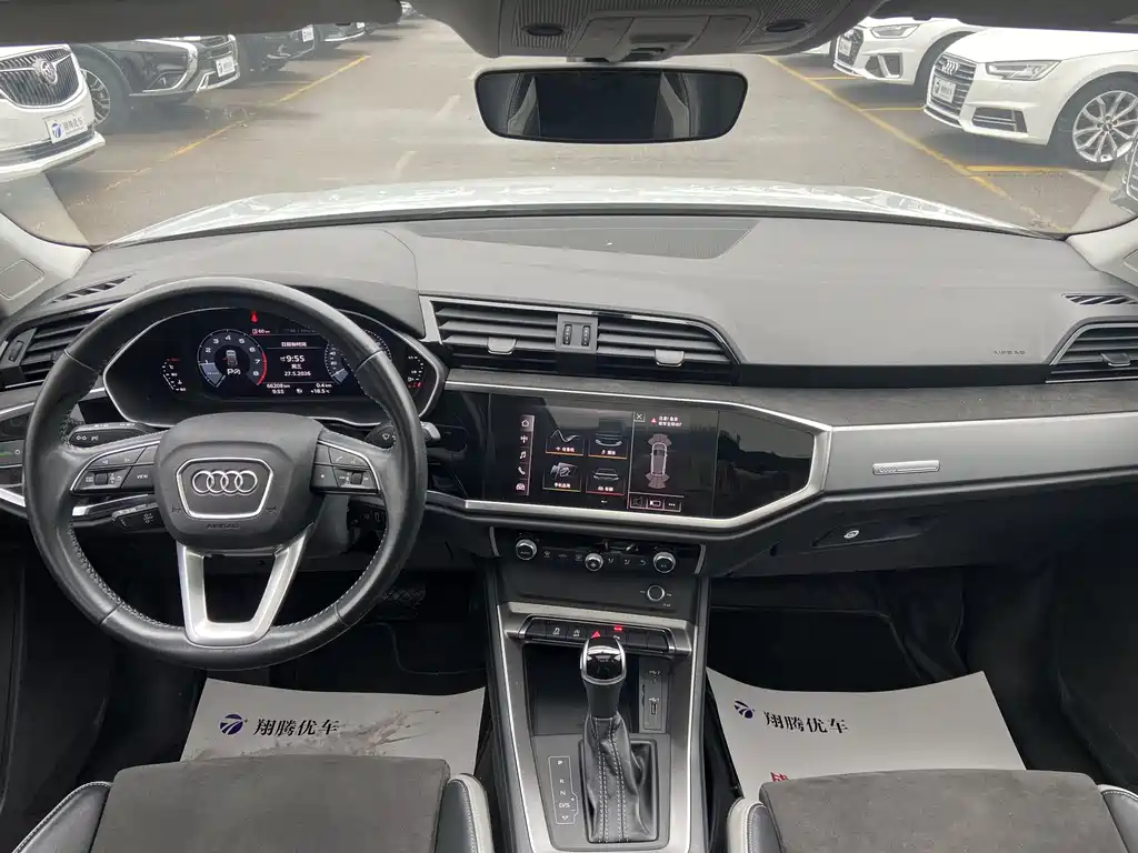 Audi Q3 2021 — фото 17