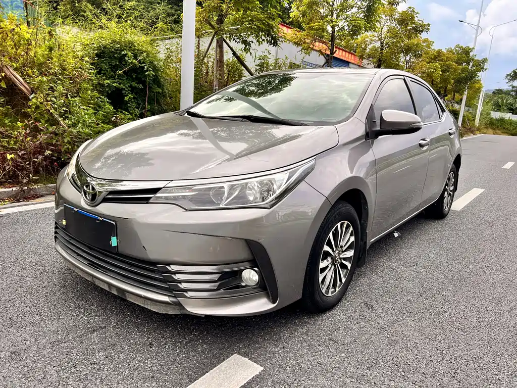 Toyota Corolla 2017 — фото 1