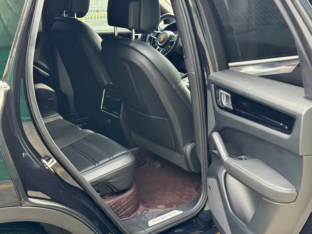 Porsche Cayenne Hybrid 2019 — фото 11