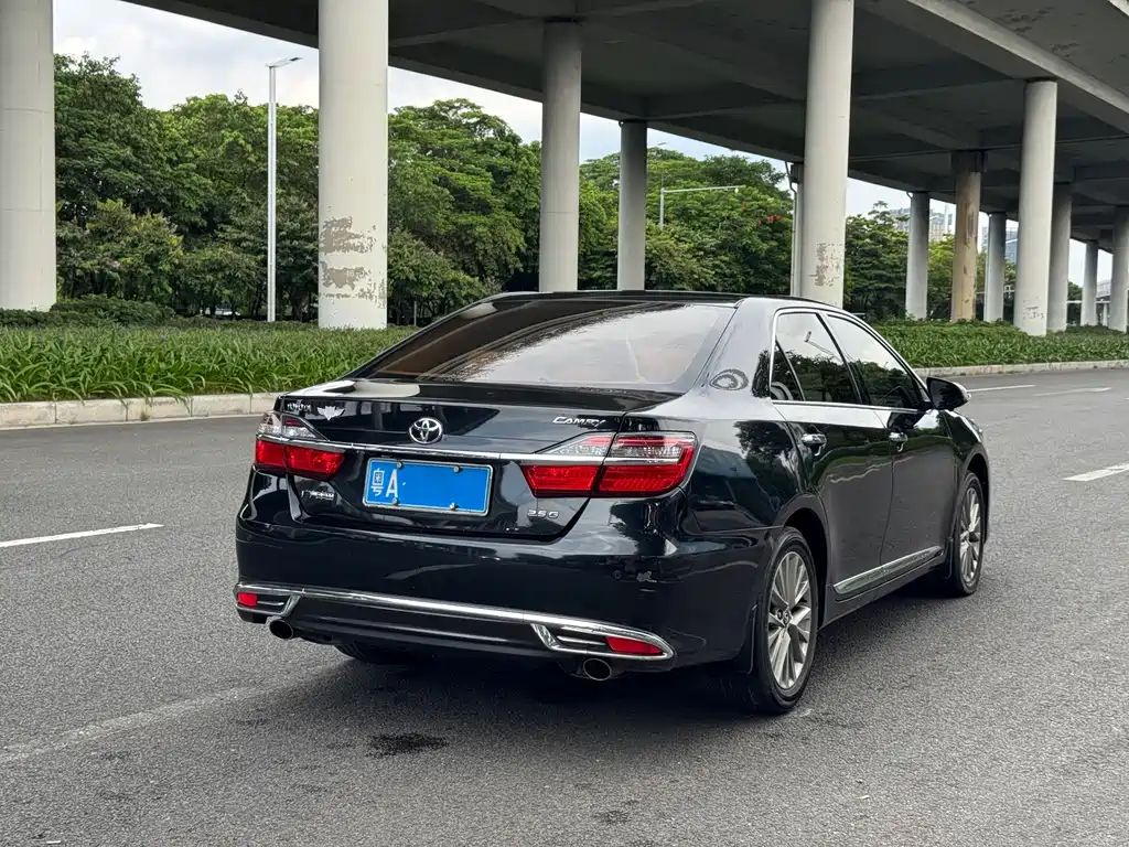 Toyota Camry 2017 — фото 3