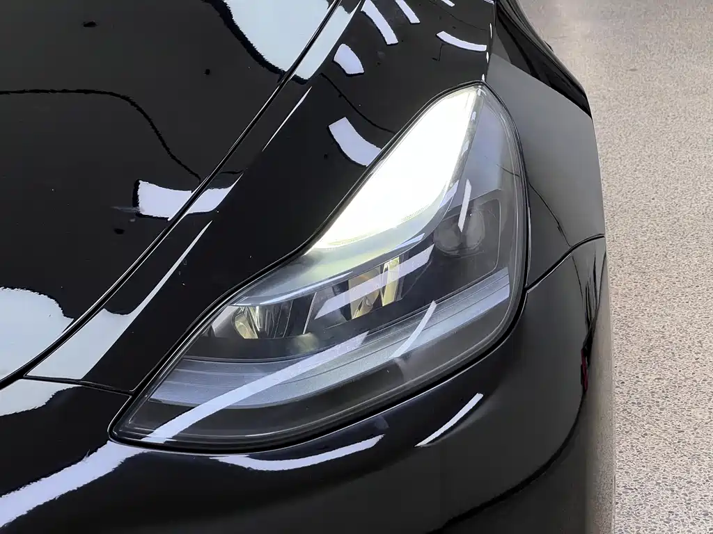 Tesla Model Y 2023 — фото 8