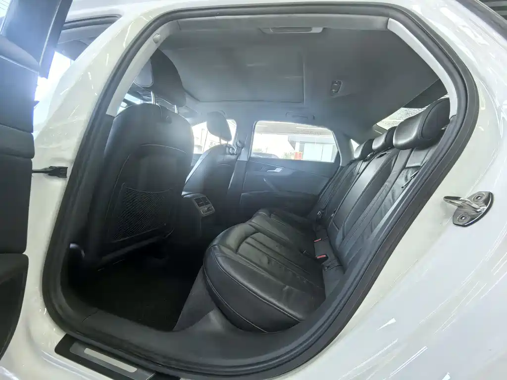 Audi A4L 2017