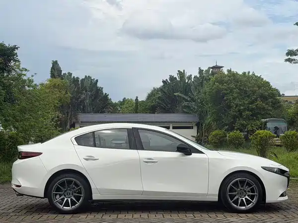 Mazda 3 Axela 2021