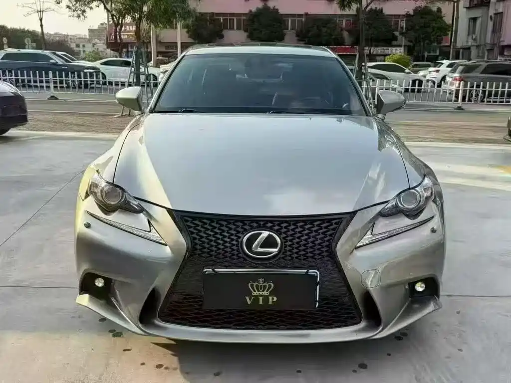 Lexus IS 2017