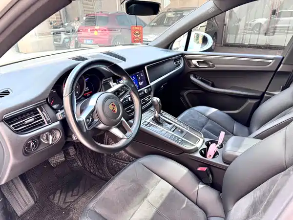 Porsche Macan 2021