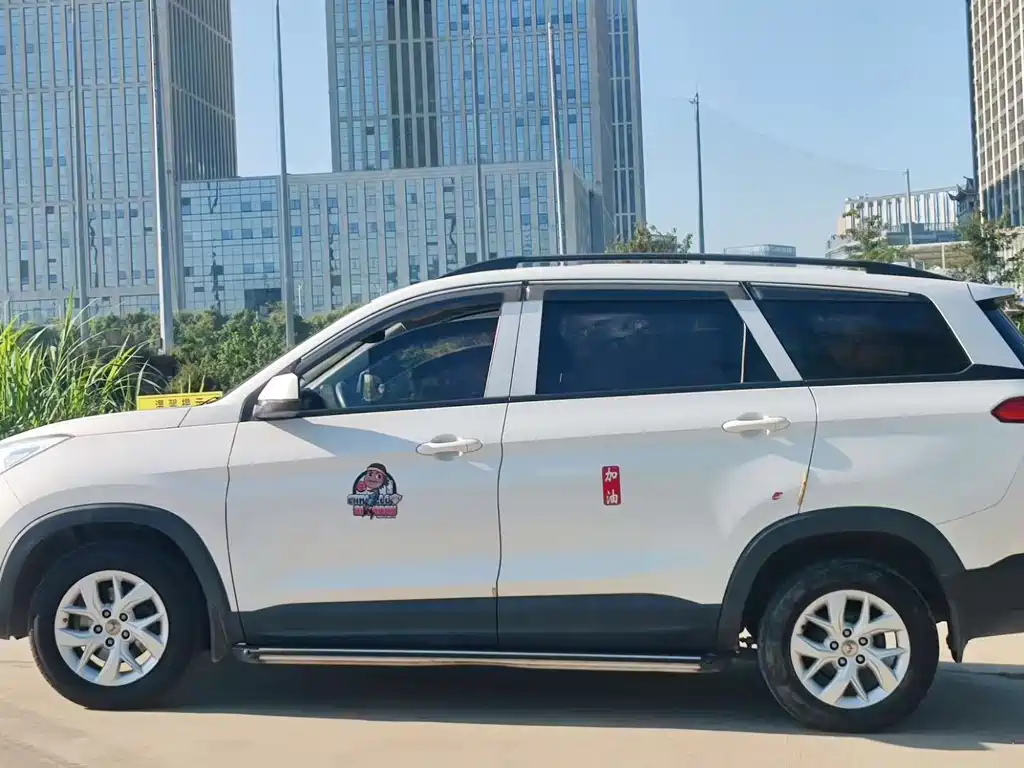Wuling Hongguang S3 2019 — фото 8