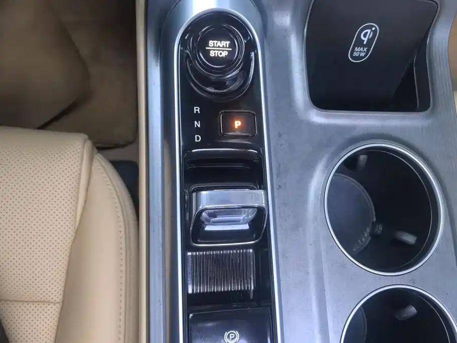 GAC Trumpchi E8 PHEV 2024 — фото 16