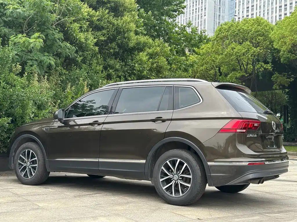 Volkswagen Tiguan L 2018 — фото 6