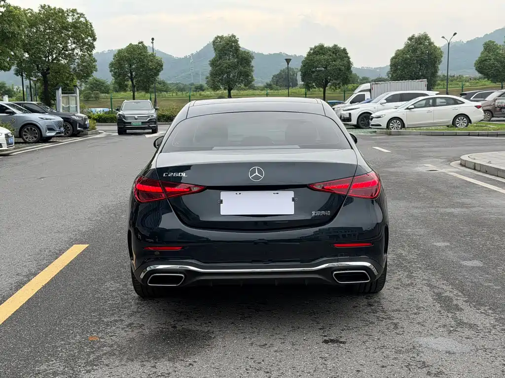 Mercedes-Benz C-Class 2024