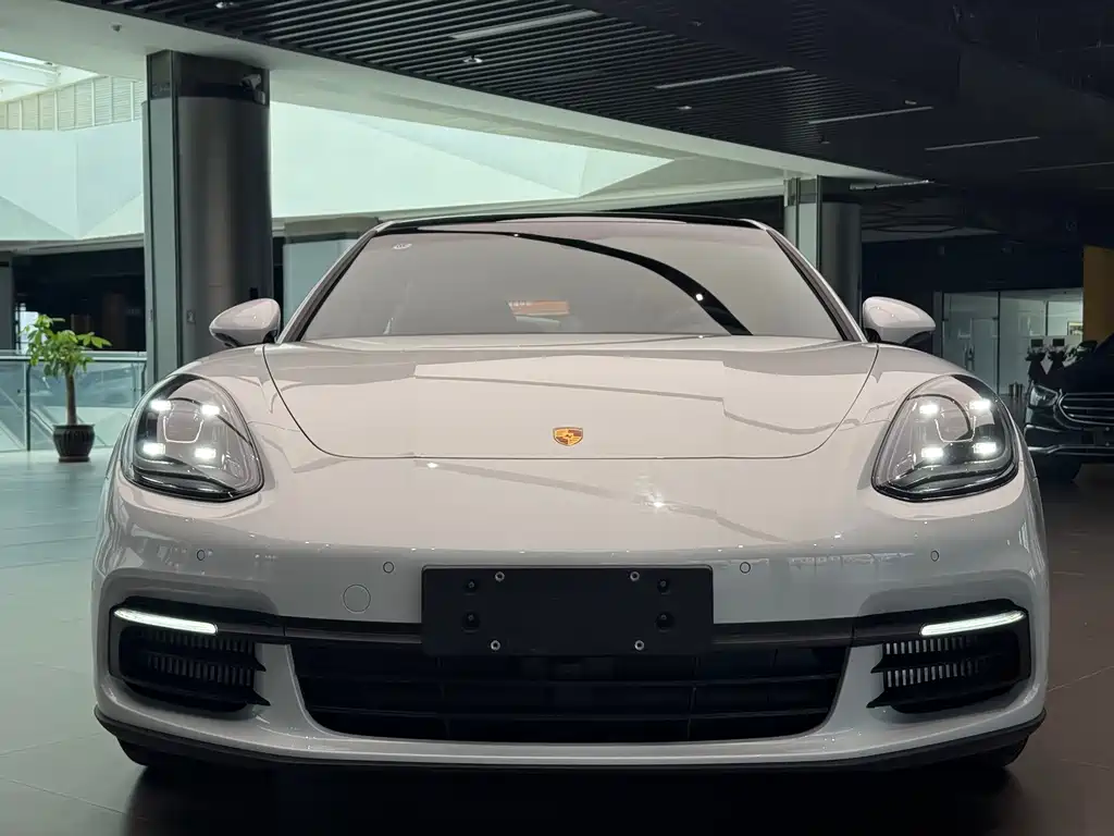 Porsche Panamera Hybrid 2019