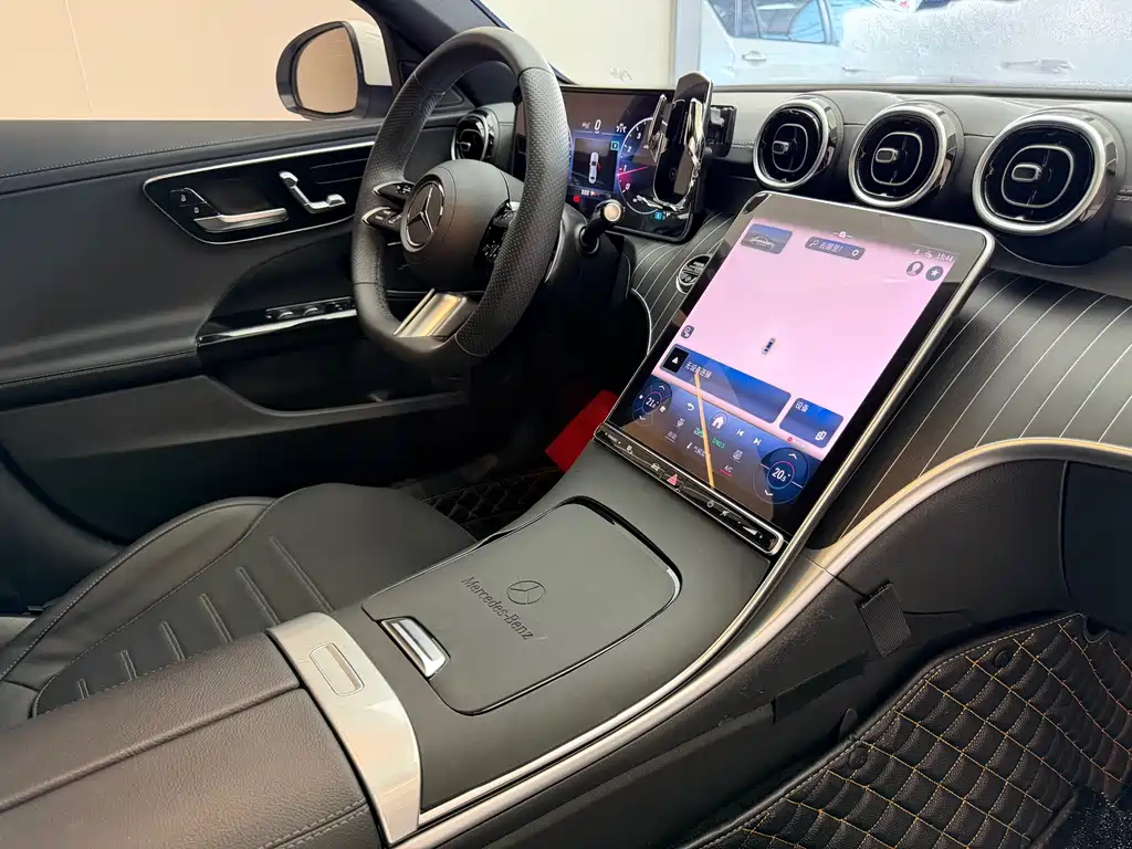Mercedes-Benz C-Class 2023 — фото 9