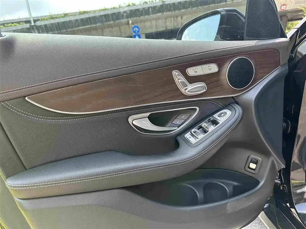Mercedes-Benz GLC 2020 — фото 17