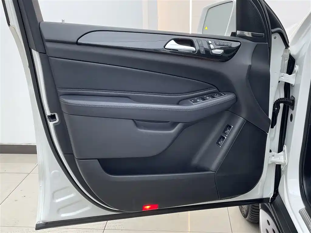 Mercedes-Benz GLS 2020 — фото 9