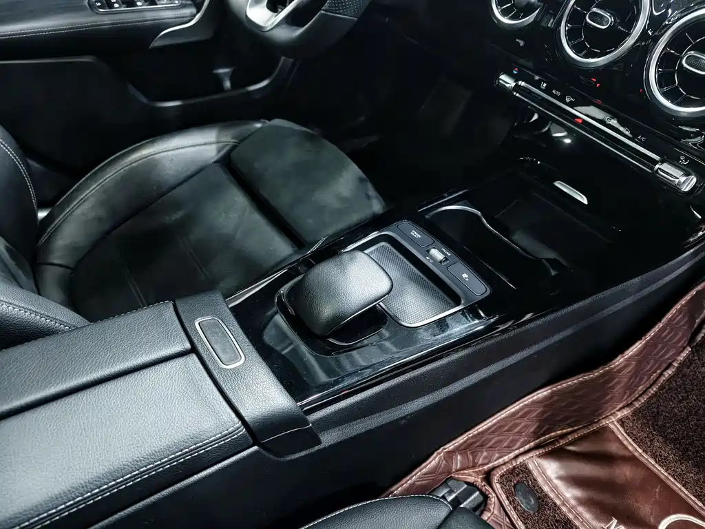 Mercedes-Benz A-Class 2019 — фото 19