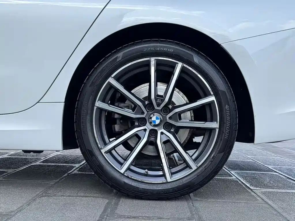 BMW 3 Series 2020 — фото 19