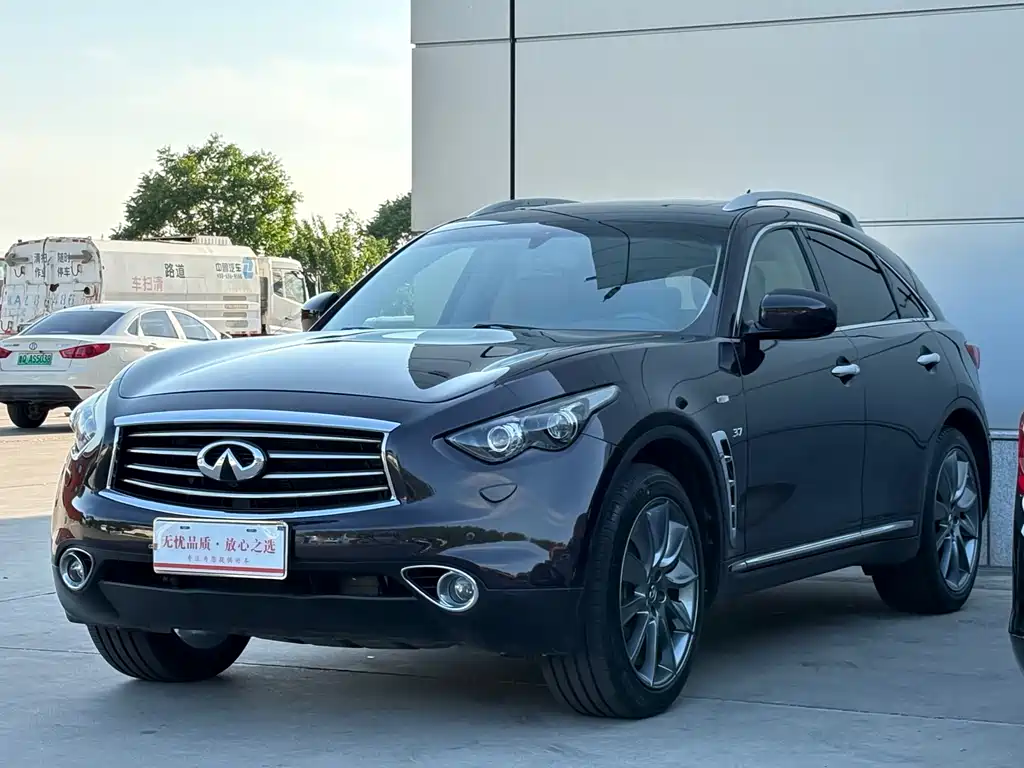 Infiniti QX70 2015