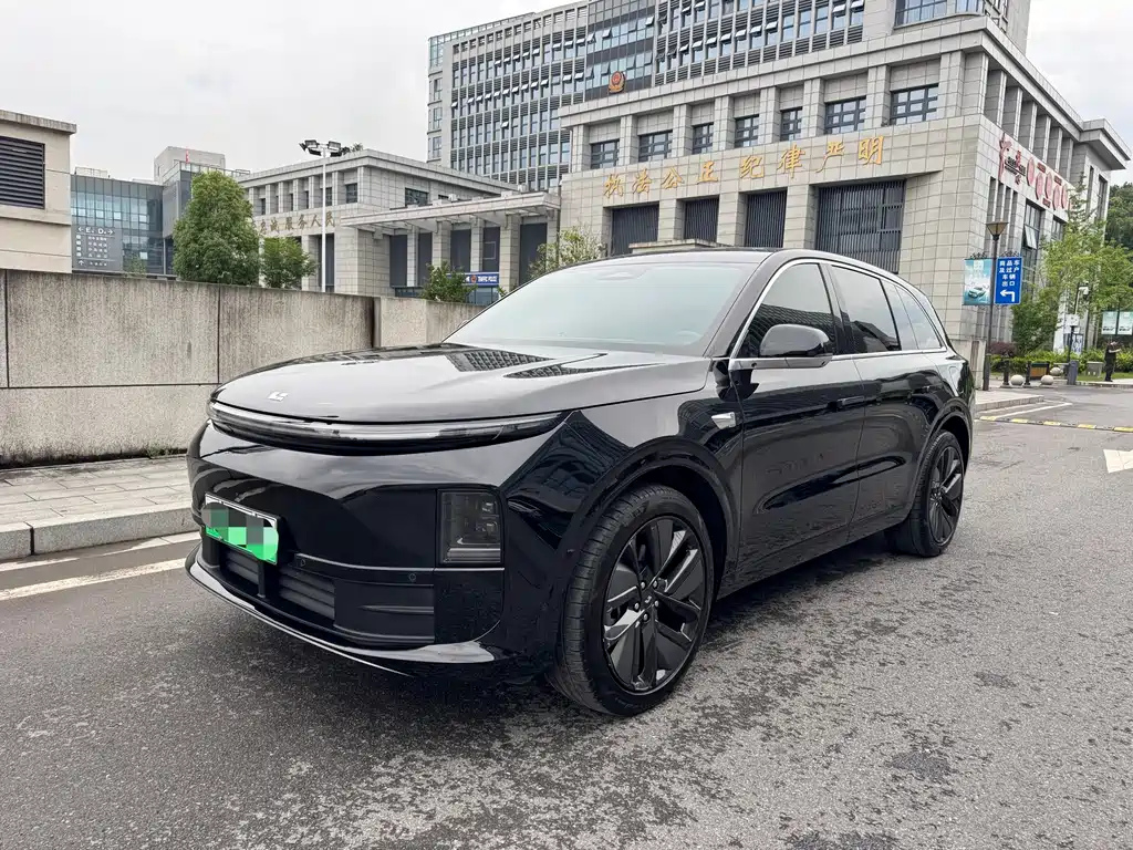 Li Auto Li L6 2025