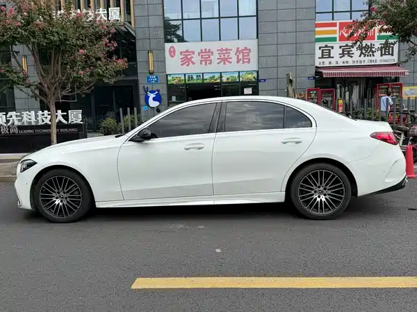 Mercedes-Benz C-Class 2022