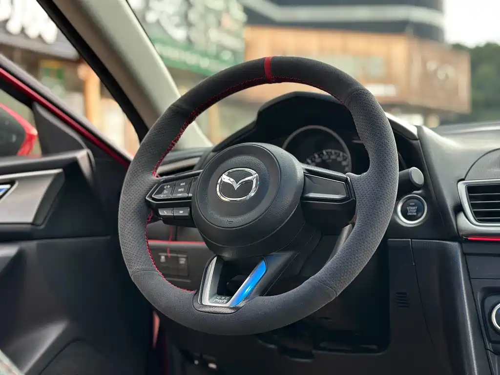 Mazda 3 Axela 2018 — фото 10