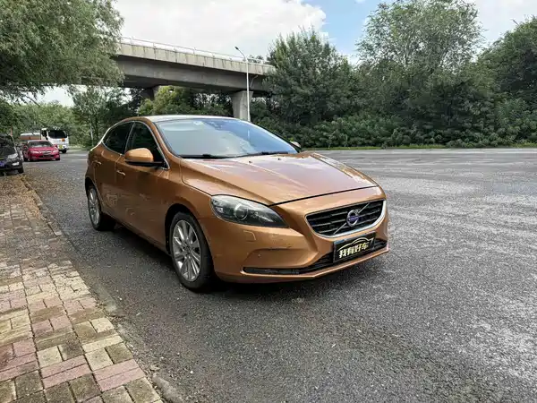 Volvo V40 2013