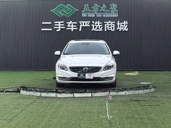 Volvo V60 2014