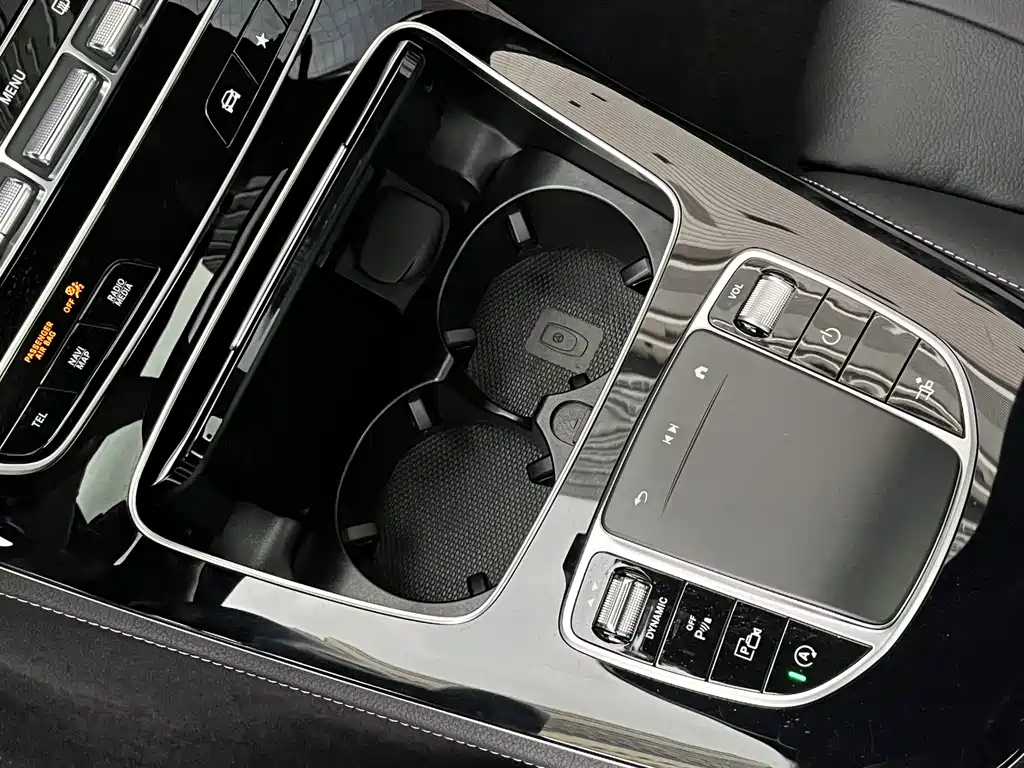 Mercedes-Benz E-Class 2022 — фото 10