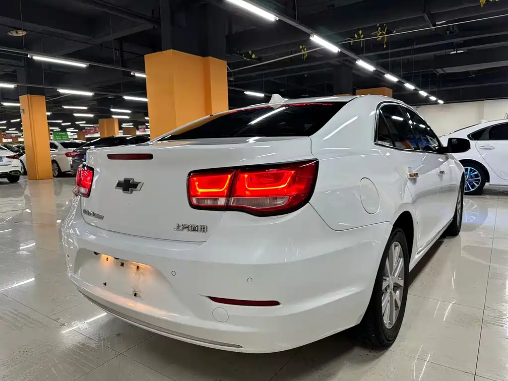 Chevrolet Malibu 2017 — фото 13