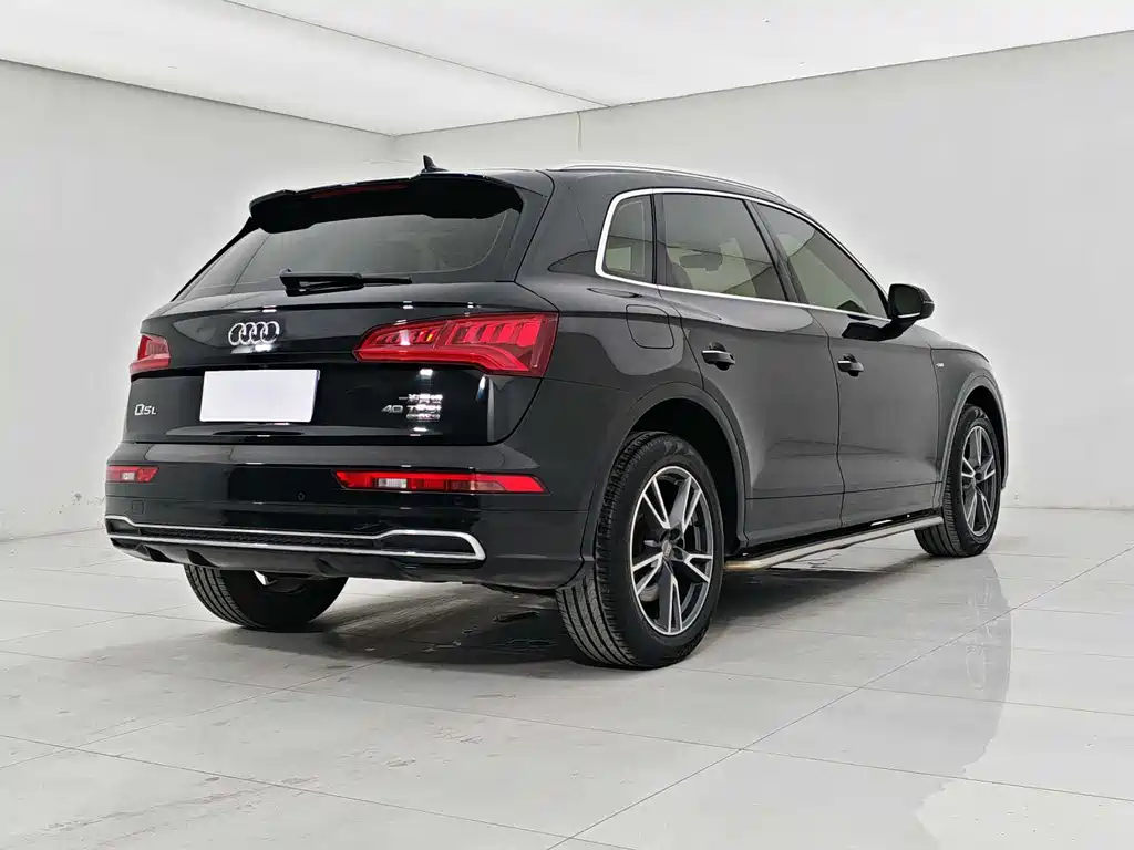 Audi Q5L 2020 — фото 24