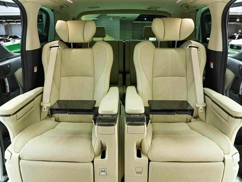 Toyota Alphard 2022 — фото 14