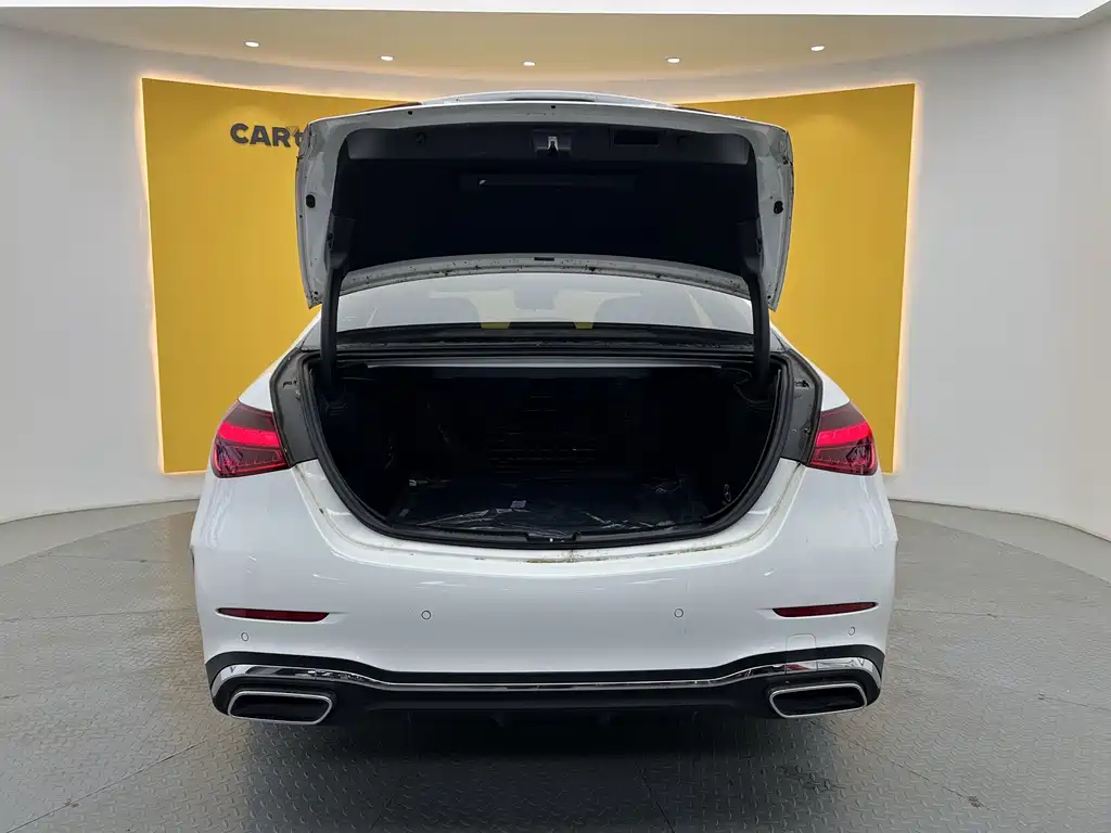Mercedes-Benz C-Class 2025 — фото 27