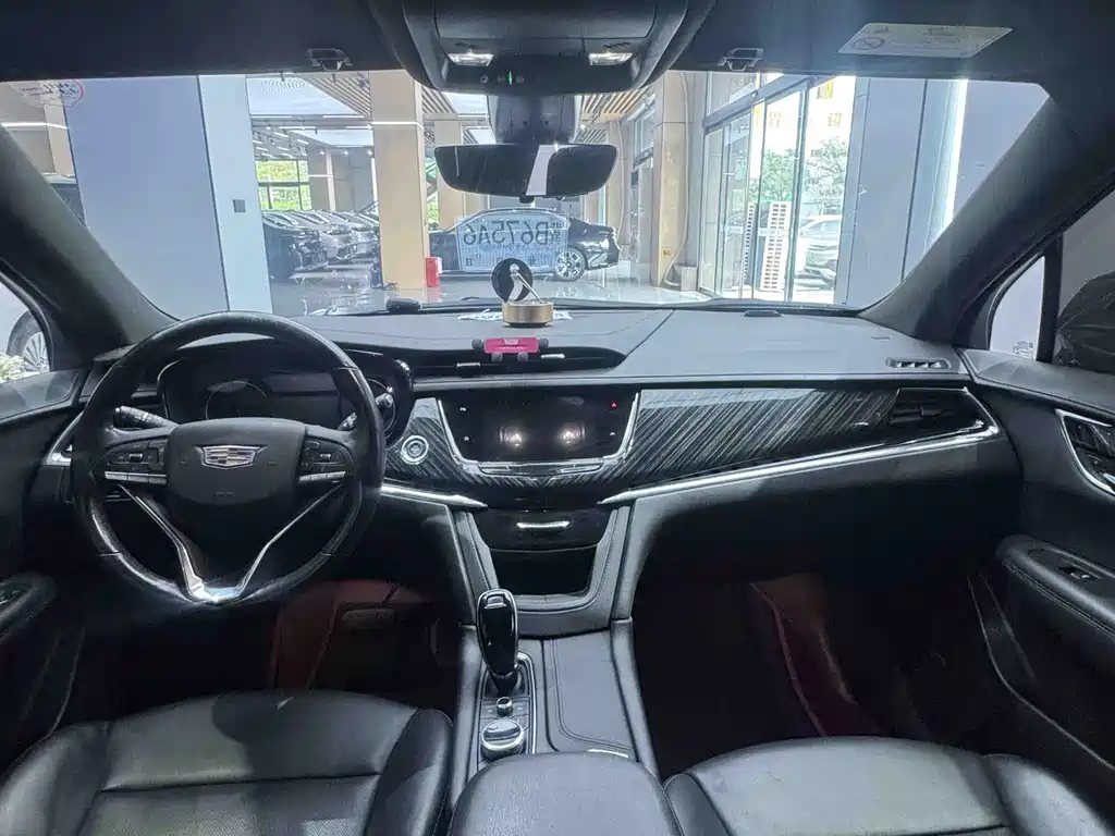 Cadillac XT6 2023 — фото 12