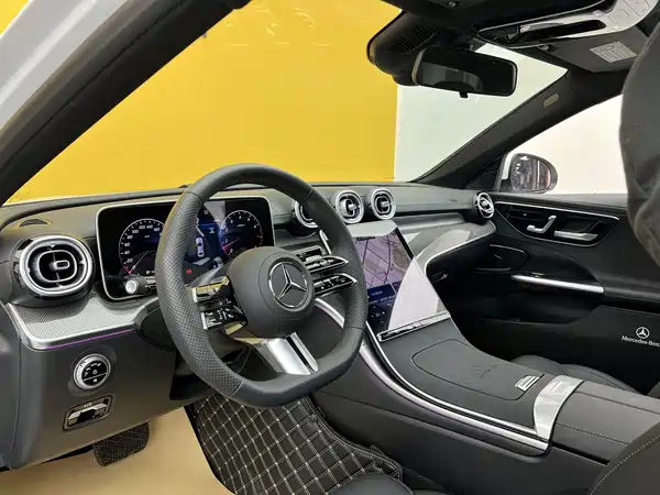 Mercedes-Benz C-Class 2025