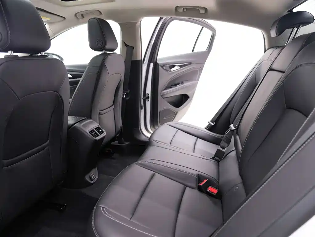 Buick Regal 2025 — фото 15